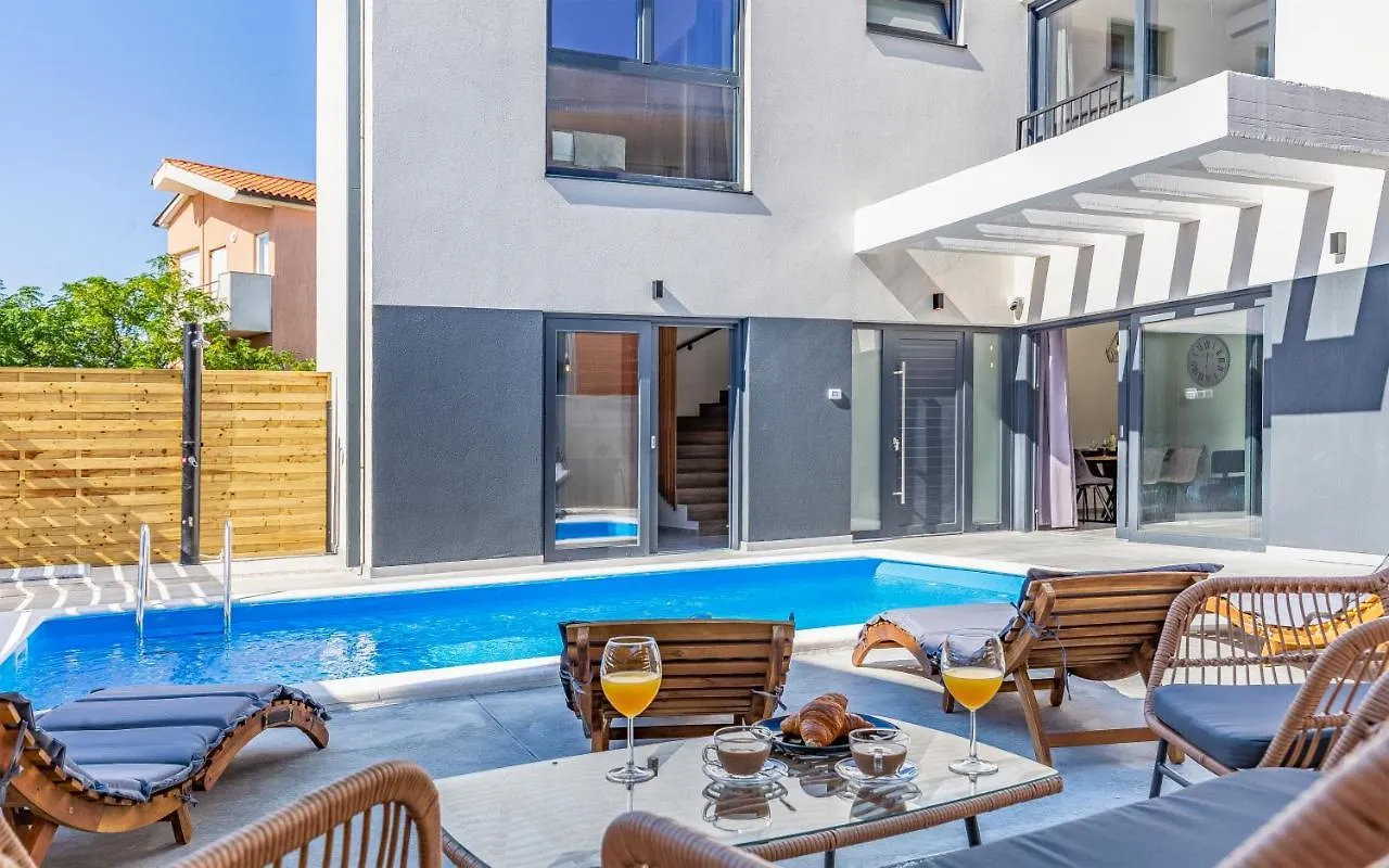 Villa Rougemarin - Rouge With Private Pool Medulin
