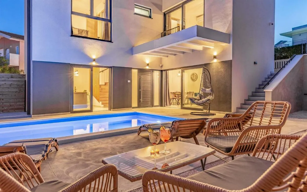 Villa Rougemarin - Rouge With Private Pool Medulin