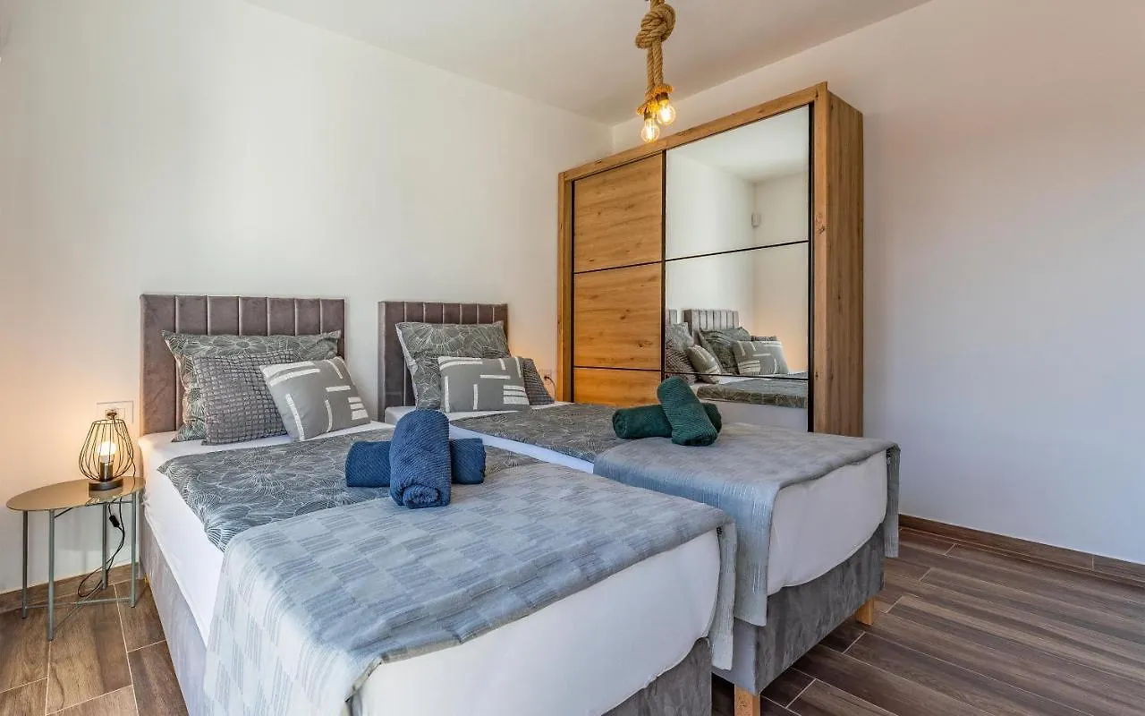 Villa Rougemarin - Rouge With Private Pool Medulin